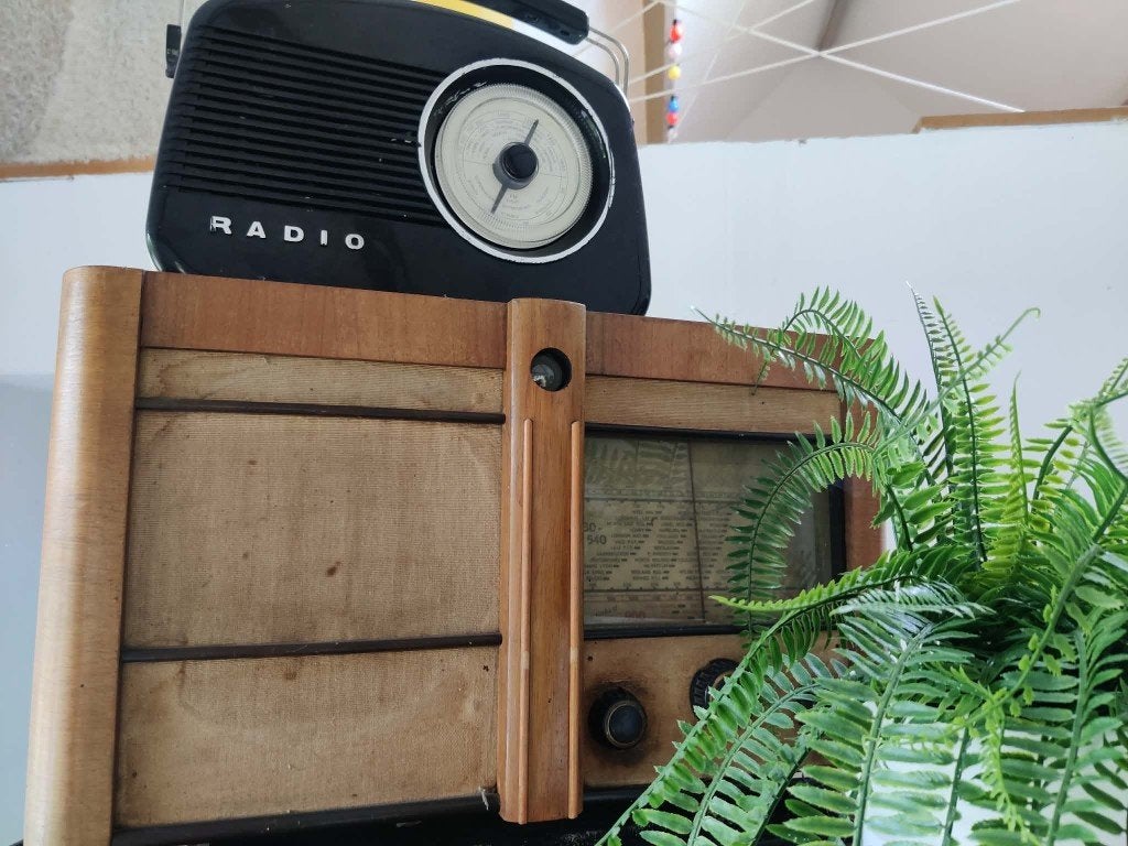 2 vintage radio's, Antiek en Kunst, Ophalen of Verzenden