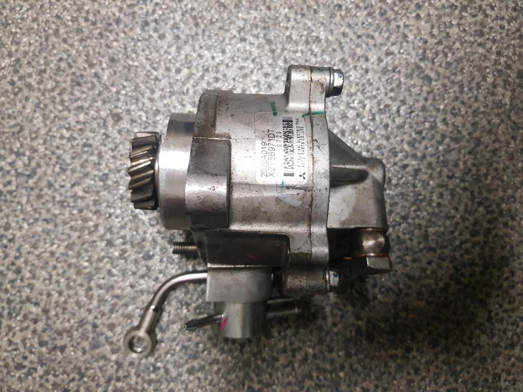 Vacuumpomp Mitsubishi Pajero Hardtop 3.2 DI-D 16V 2002, Ophalen of Verzenden, Mitsubishi