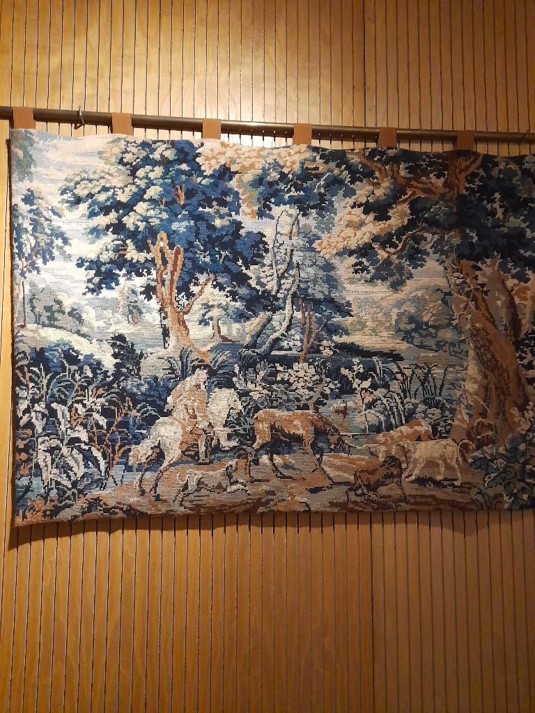 Wandtapijt met jachttaferelen, Ophalen