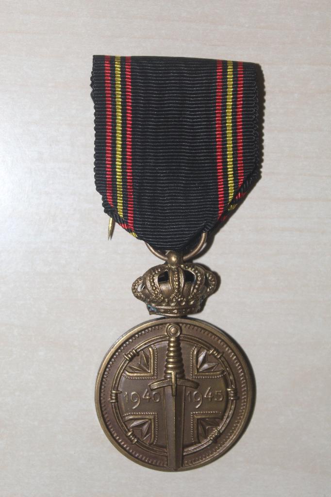medaille krijgsgevangene, Verzamelen, Ophalen of Verzenden, Landmacht, Lintje, Medaille of Wings