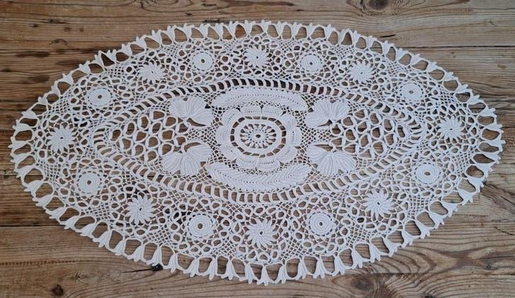 4 x Frans ovaal ecru/ beige gehaakt kleed, 4 verschillende, Antiek en Kunst, Ophalen of Verzenden