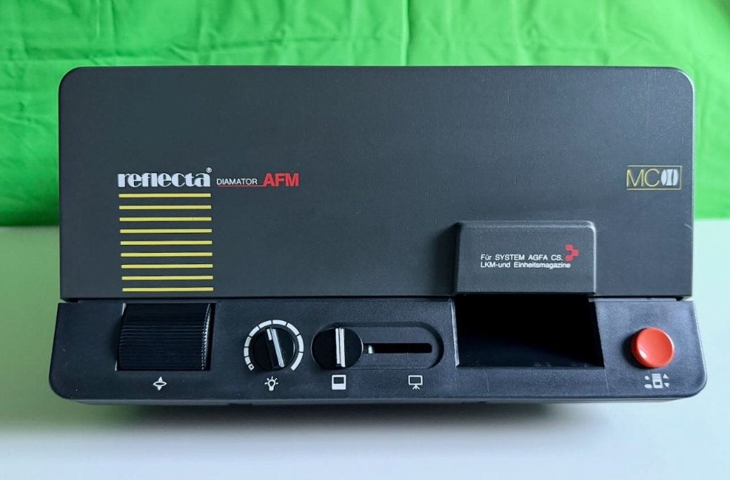 Diaprojector Reflecta Diamotor AFM met ingebouwde monitor, Ophalen, Gebruikt