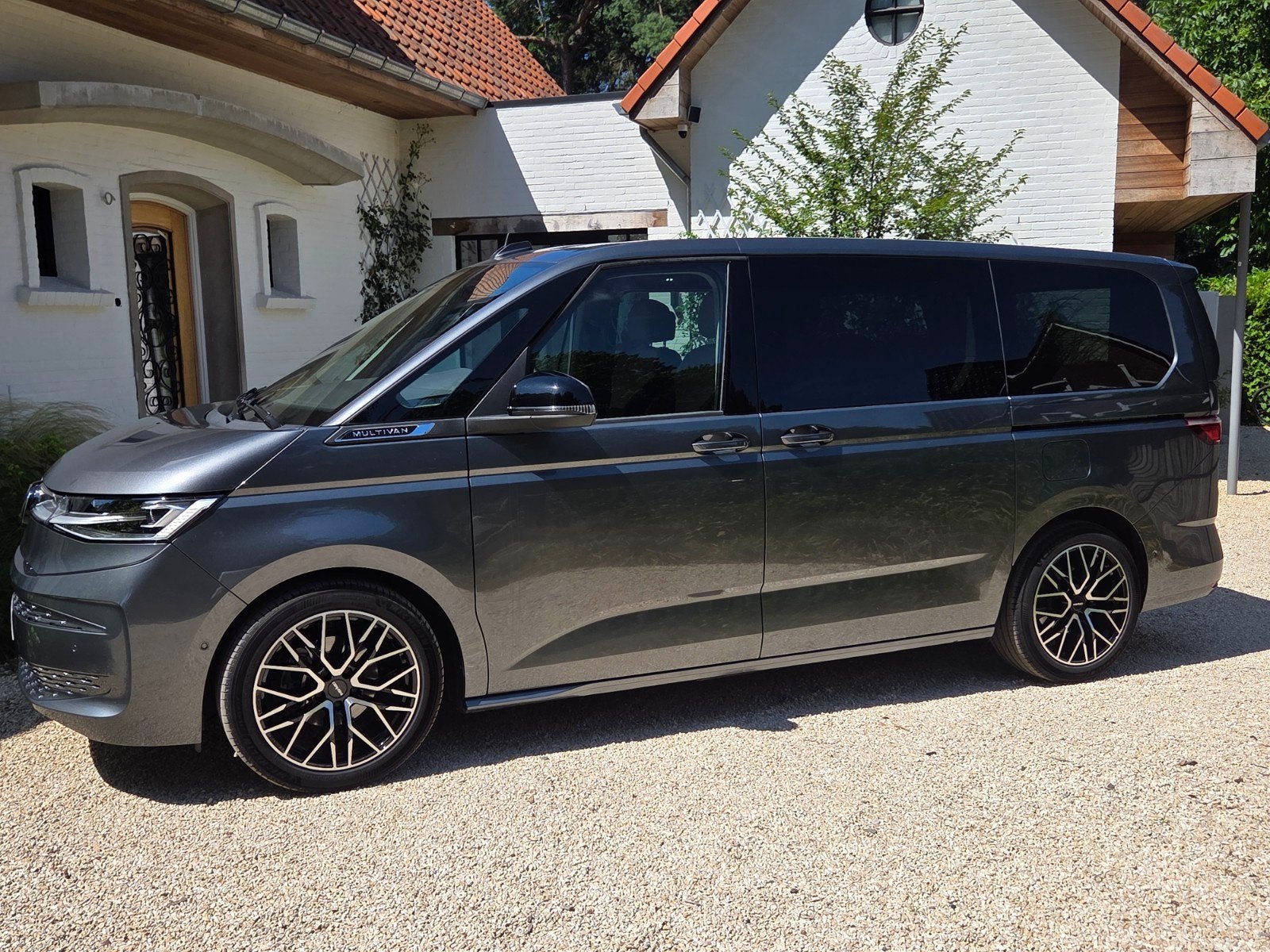 Volkswagen T7 Multivan - 150pk - diesel - VOLL - BTW WAGEN, Auto's, Bestelwagens en Lichte vracht, Bedrijf, 360° camera, Achteruitrijcamera
