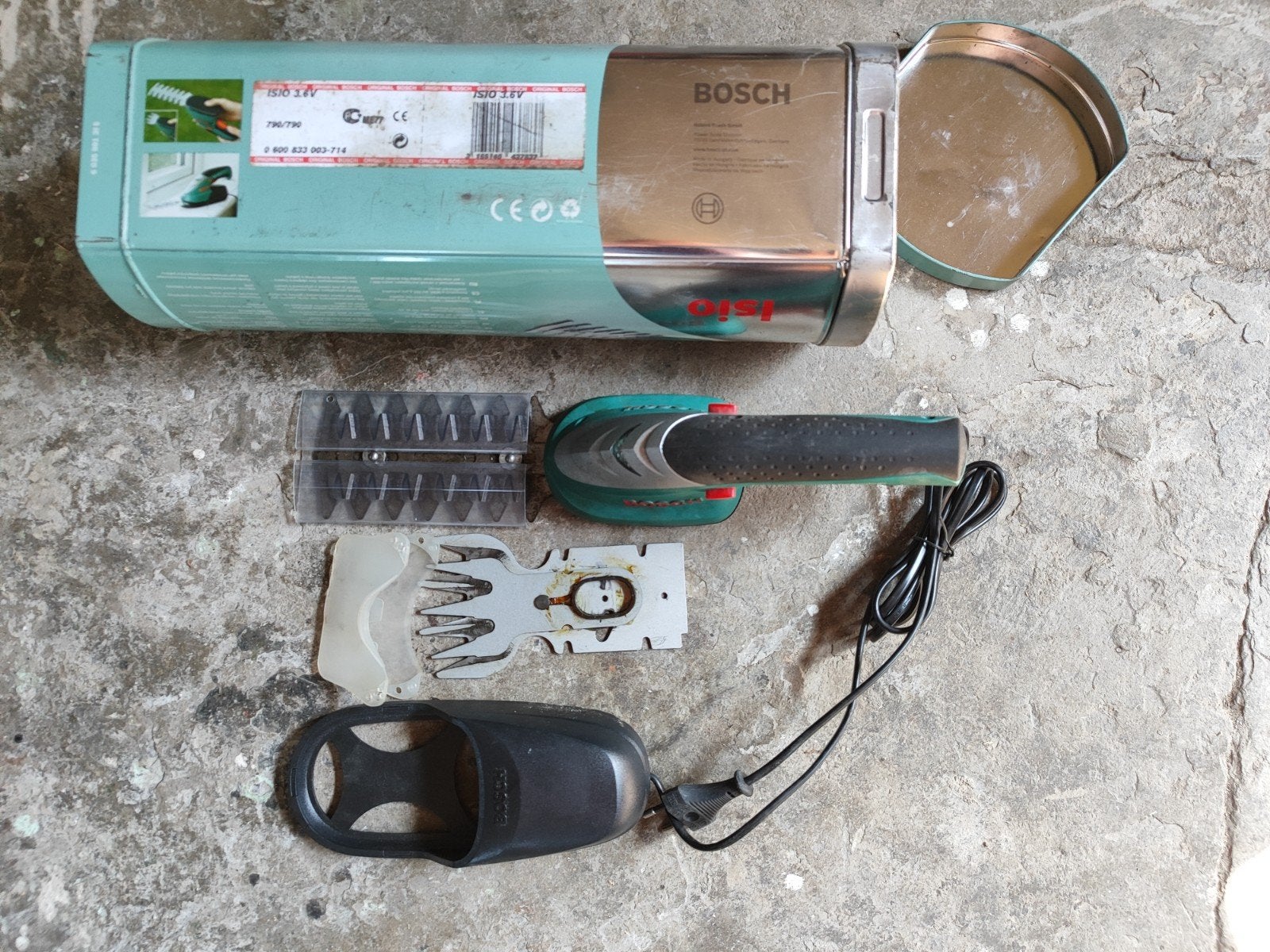 Petit taille haie et coupe bordure de 3,6 v Bosch, Jardin & Terrasse