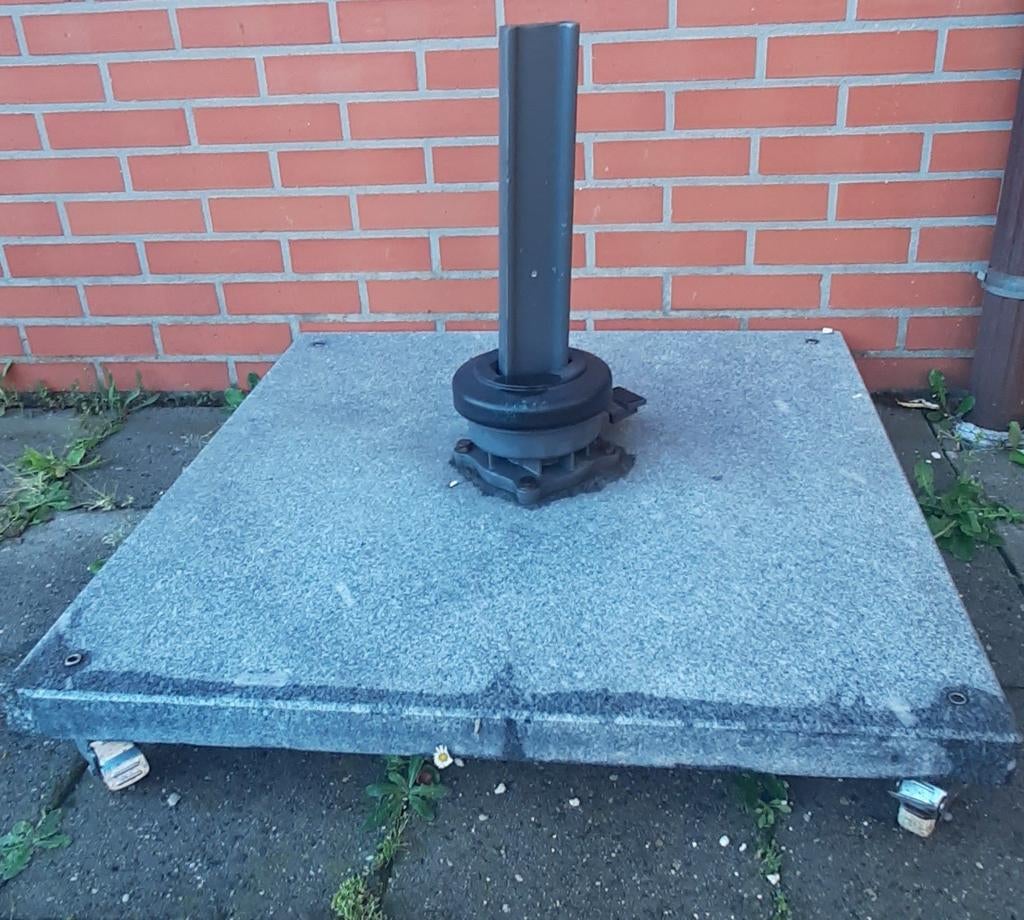 Granieten parasolvoet, Ophalen, Gebruikt