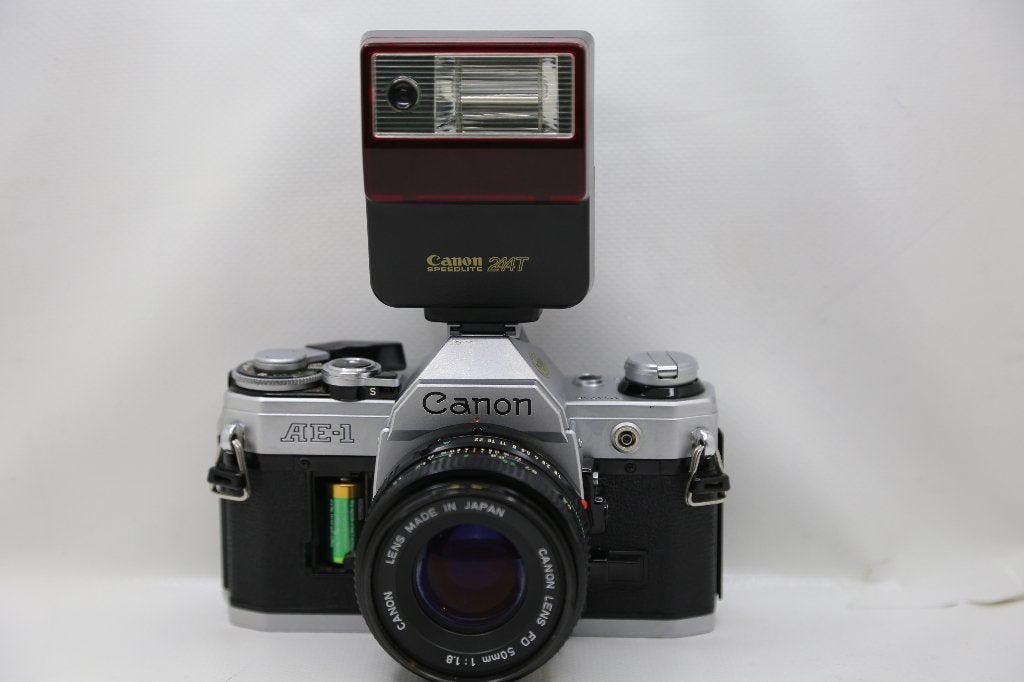 CANON AE1 SLR 35 MM FILM CAMERA, Enlèvement ou Envoi, Utilisé, Reflex miroir, Canon