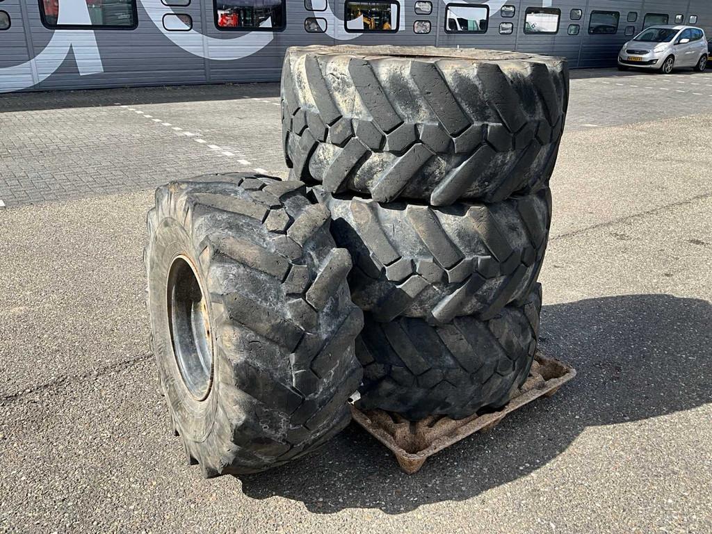 4x Michelin 445/70 R19.5 XF Band Met Velg