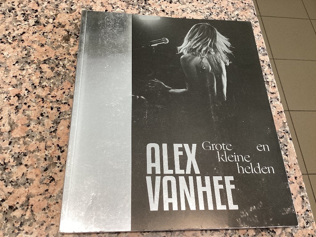 Fotoboek ALEX VANHEE. Grote en kleine helden, Ophalen of Verzenden, Overige onderwerpen