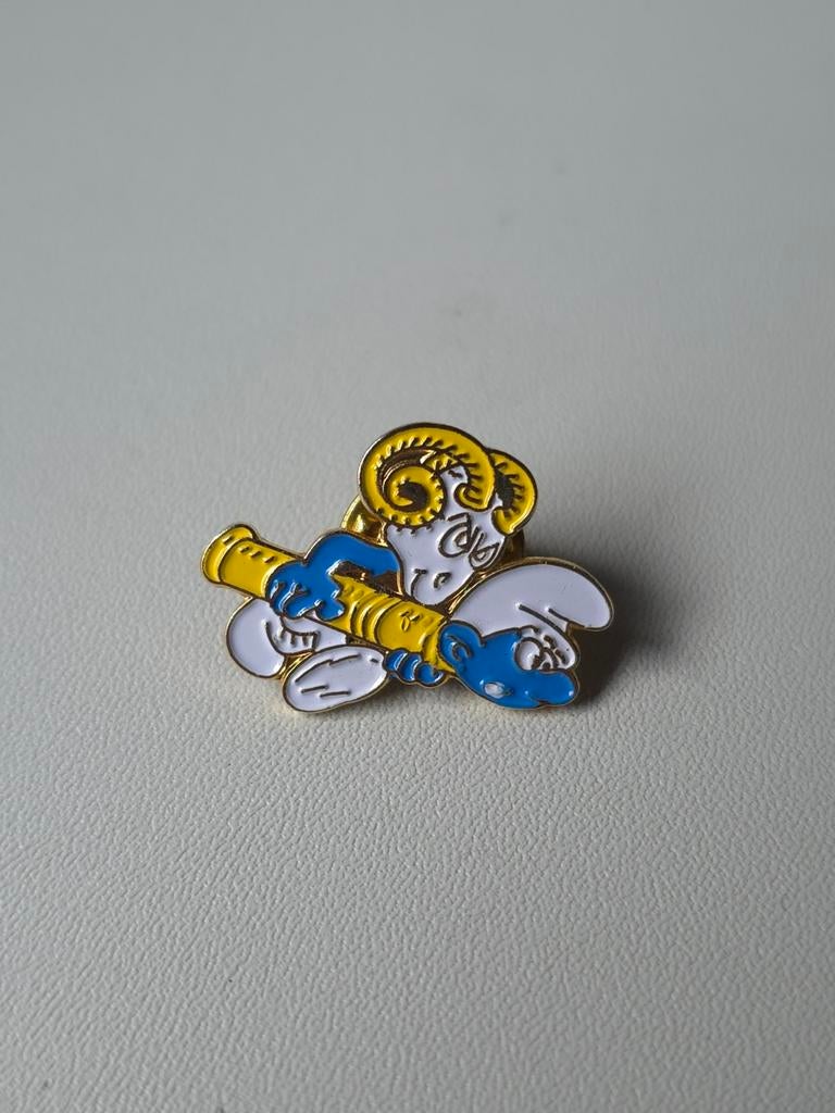 Pin's Schtroumpf Bélier, Envoi, Comme neuf, Autres Schtroumpfs, Poupée, Figurine ou Peluche