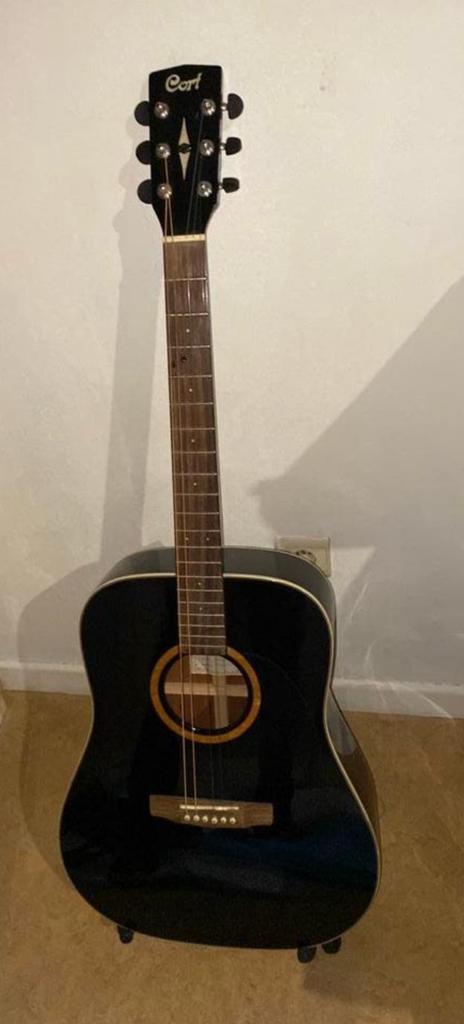 CORD Akoestisch gitaar + stevige gitaarhoes, Muziek en Instrumenten, Ophalen, Zo goed als nieuw