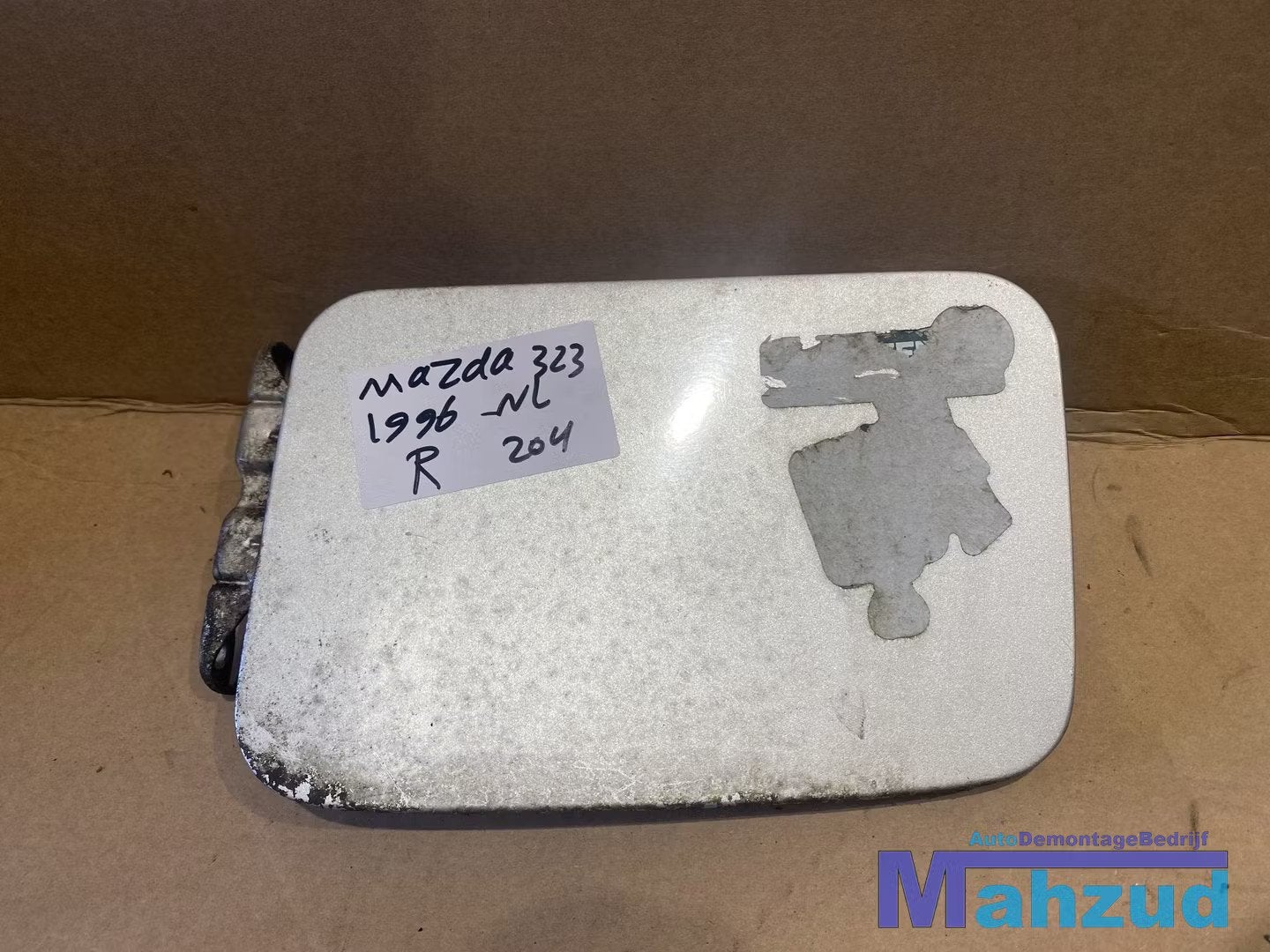 MAZDA 323 F grijs zilver 3L Tankklep 1994-1998, Shinchi, Fuchu-Cho 3-1
730-8670  Hiroshima, Mazda Motor Corporation, Info@mazda.co.jp