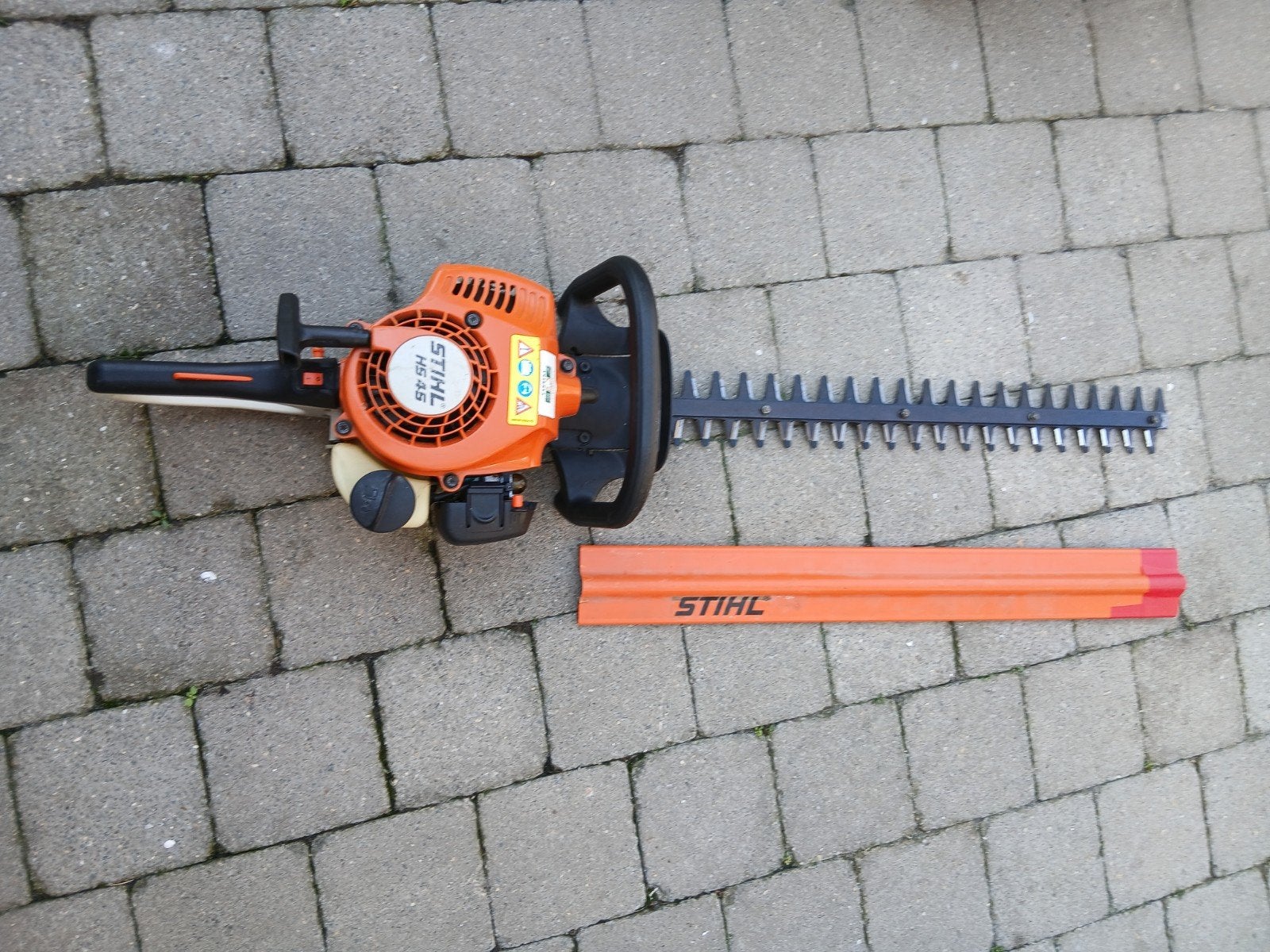 Heggenshar Stihl HS 45, Ophalen