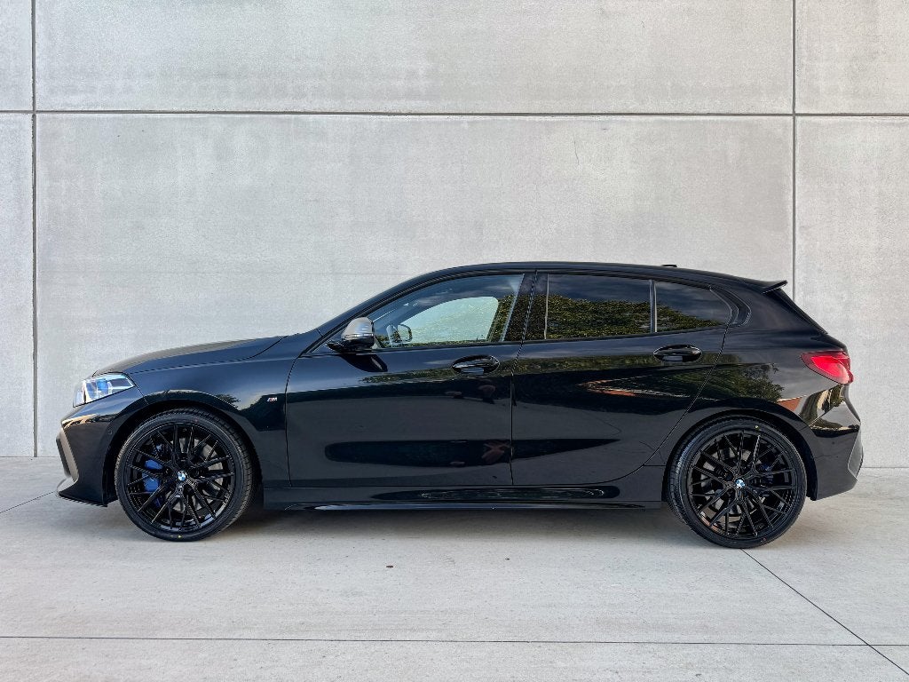 BMW M135i XDrive, Autos, Cuir, 174 g/km, Euro 6, Entreprise