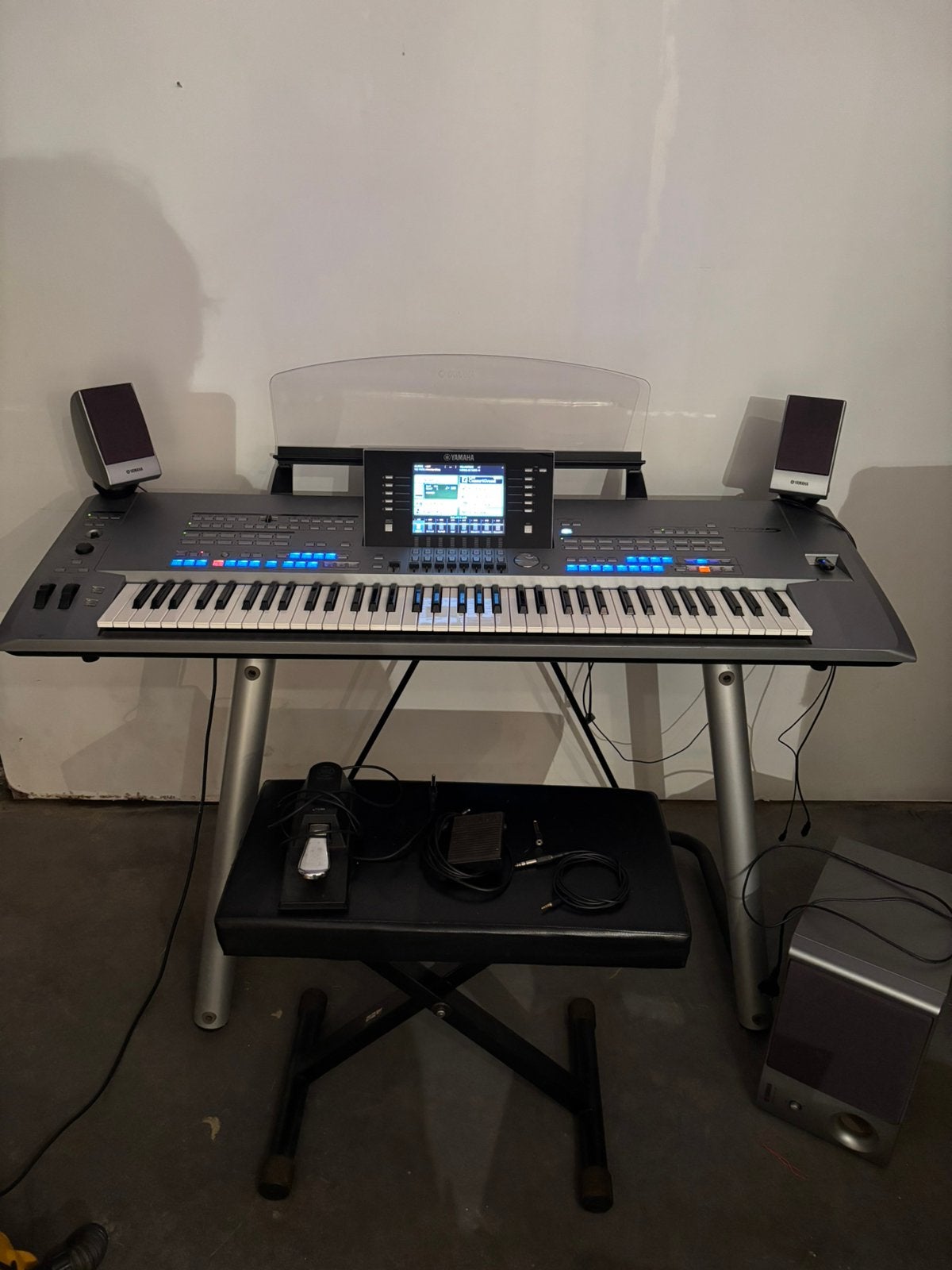 Clavier arrangeur YAMAHA -TYROS 5  xxl, Yamaha, Comme neuf, Enlèvement, Avec pied