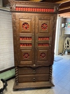 Oude rustieke kast, Ophalen