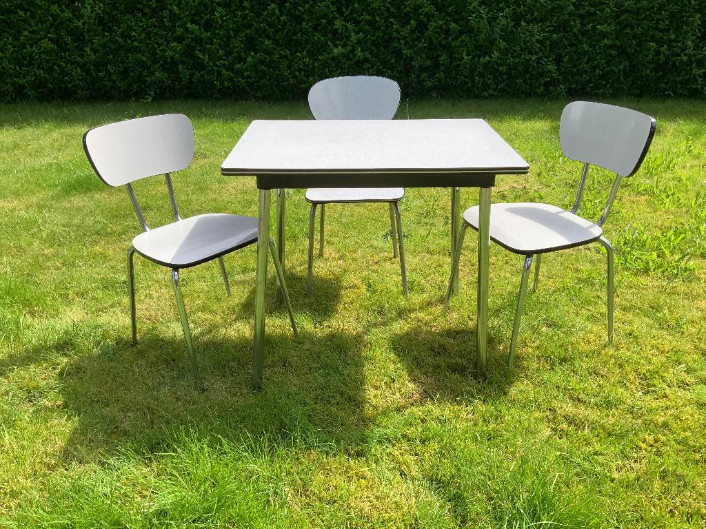 Tafel en drie stoelen in formica, Huis en Inrichting, Tafels | Eettafels, Ophalen, Gebruikt, 50 tot 100 cm, Tot twee personen