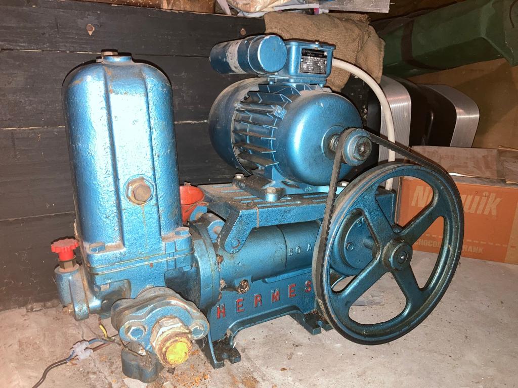 Hermes zuigerpomp, Tuin en Terras, Waterpompen, Gebruikt, Elektrisch, Hydrofoorpomp, Ophalen