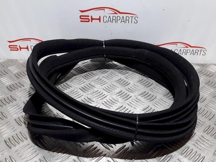 Joint caoutchouc portière 4portes arrière gauche d'un Merc, 3 mois de garantie, Utilisé, -, -