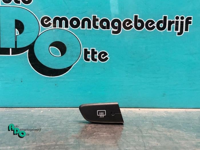 Commutateur chauffage pare-brise d'un Citroen C1 (C1 08-), -, 3 mois de garantie, Utilisé, -