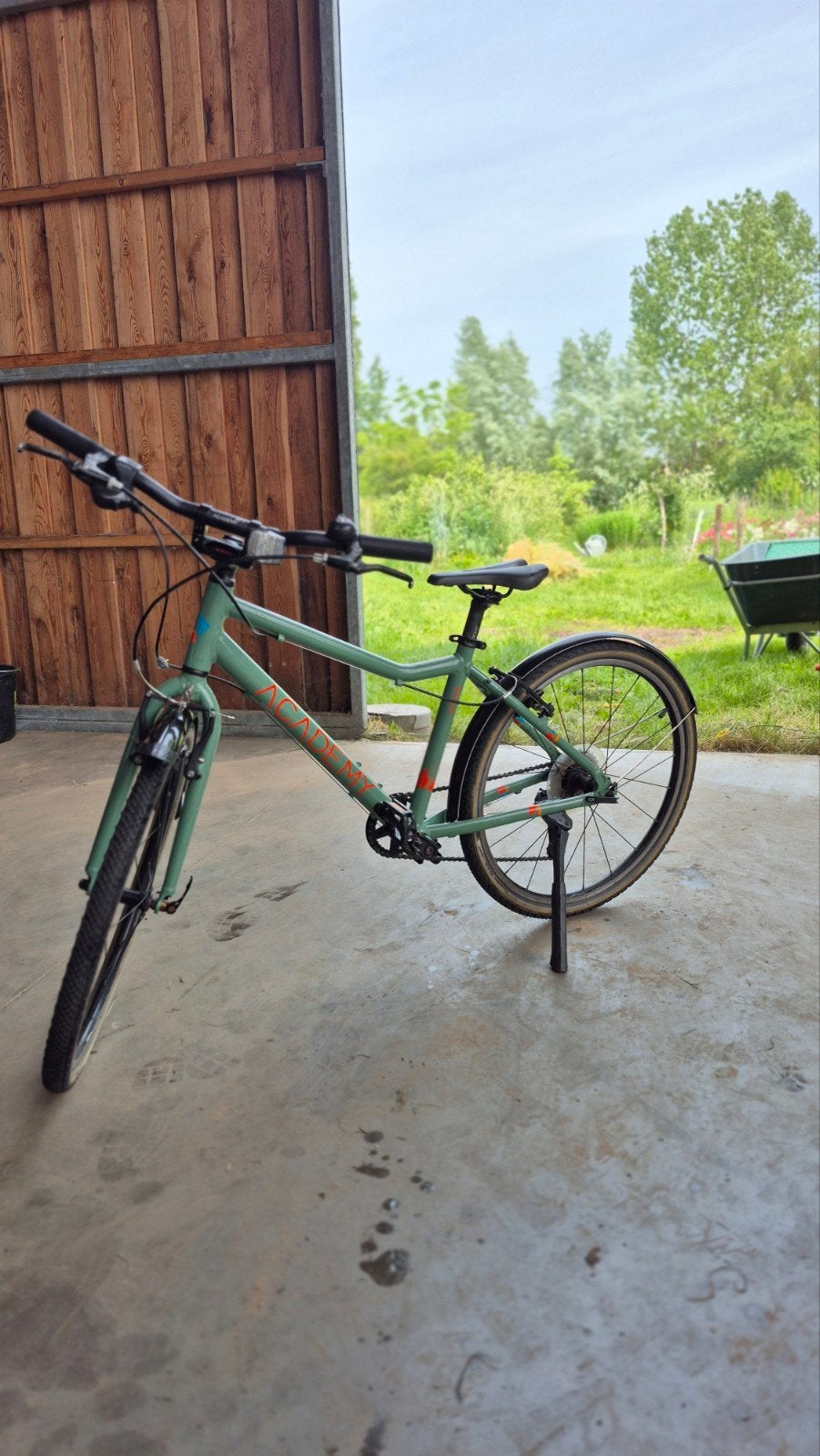 Heerlijke kinderfiets academy scool grade 5, Fietsen en Brommers, Fietsen | Kinderfietsjes, Ophalen, 20 inch of meer, Velgrem