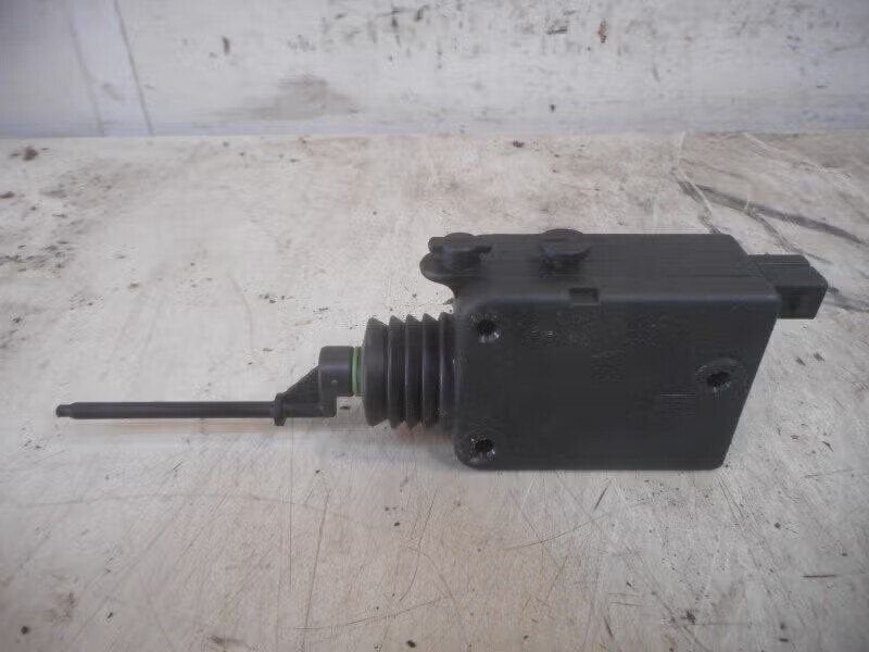 CENTRALE VERGRENDELING MOTOR BRANDSTOFKLEP (67.11-1387610), Gebruikt, Ophalen of Verzenden, Petuelring 130 80809 München, DE, Alfa Romeo