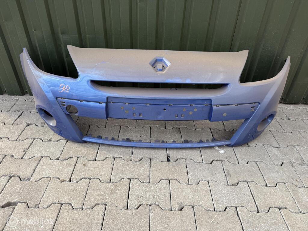Voorbumper renault clio lll 8200799935 Origineel, Utilisé, Avant, Enlèvement ou Envoi, Pare-chocs