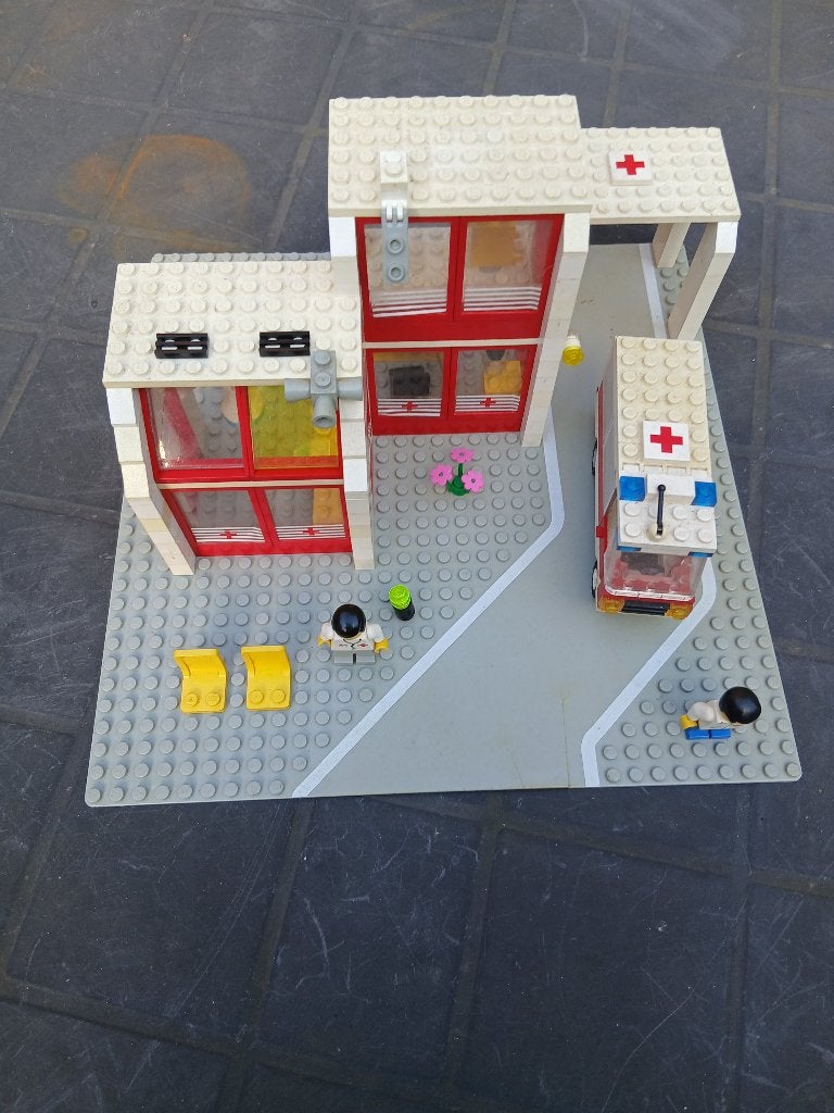 Hôpital Lego Vintage, Enfants & Bébés, Lego, Ensemble complet, Utilisé, Enlèvement ou Envoi