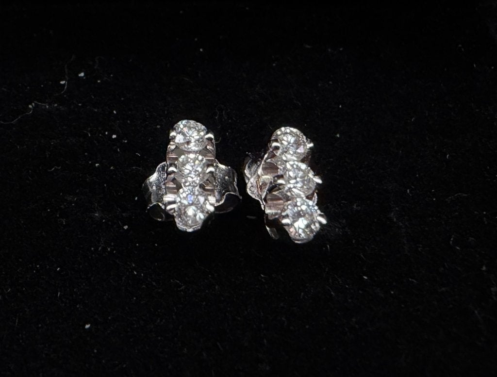 18-karaats witgouden en diamanten oorbellen, Ophalen, Wit, Zo goed als nieuw, Met edelsteen