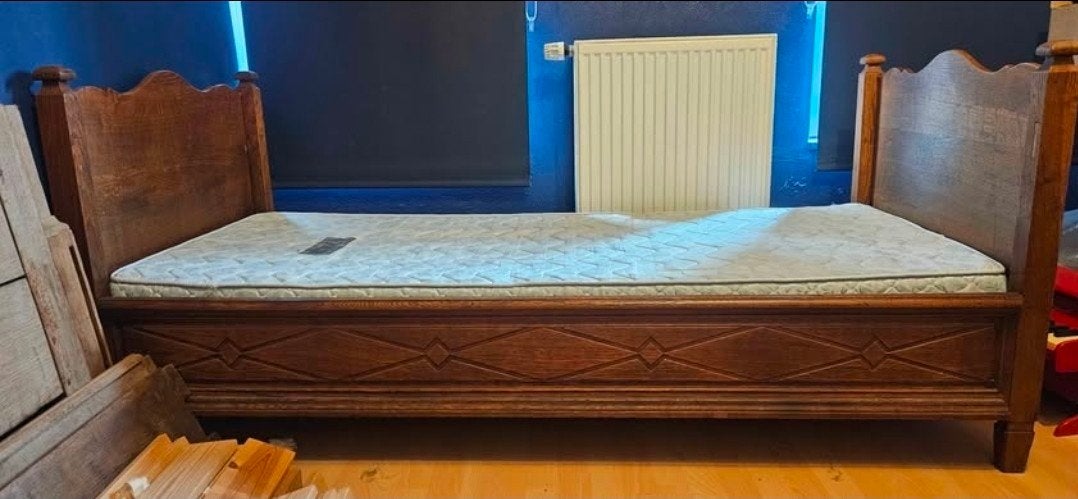 Oud bed + matras + boxspring, Ophalen