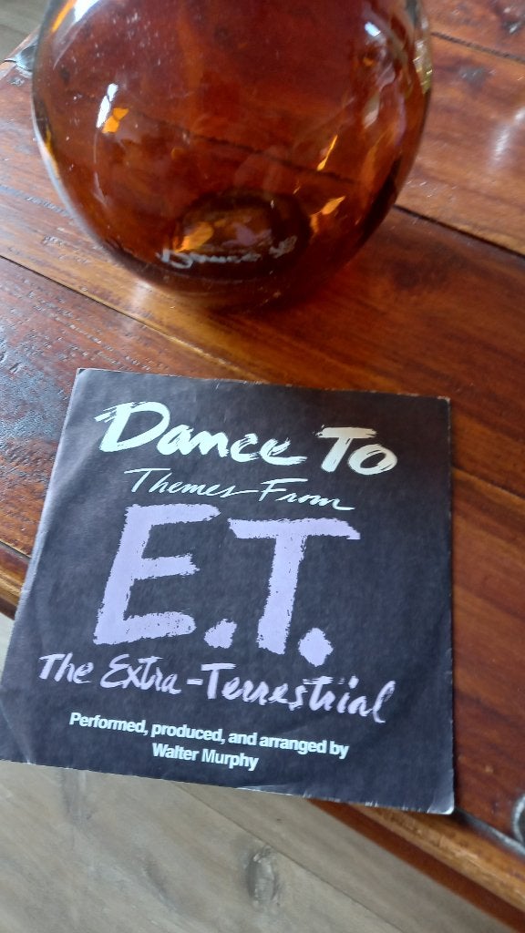 Vinyl (45t) dance to "themes from E.T,the extra terrestre", CD & DVD, Vinyles | Pop, Enlèvement, Comme neuf, Pop