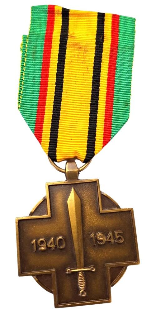 une médaille de combattant militaire belge 1940-1945, Collections, Enlèvement ou Envoi