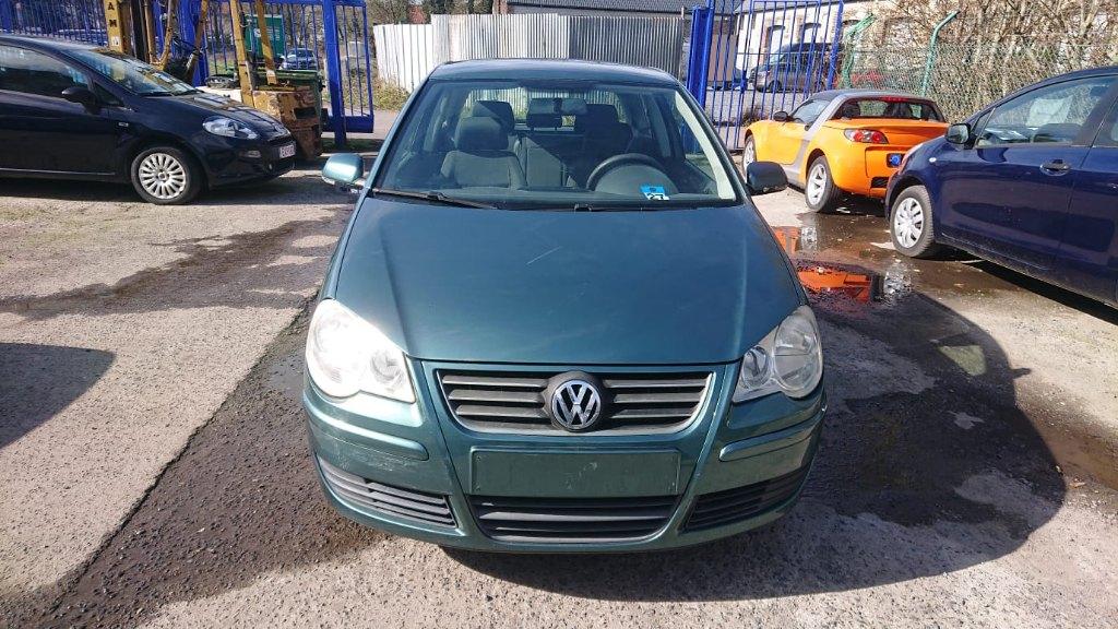 Volkswagen polo 2006 1200cc essence 234000km export marchand, Autos, Achat, Entreprise, Boîte manuelle, Tissu