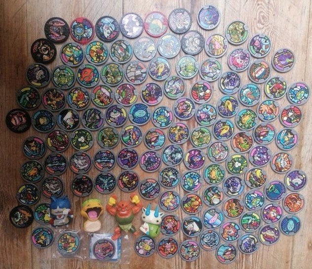 Yo-kai Watch Jackpot - 126 medaillons + 4 Hasbro-figuren, Overige typen, Ophalen of Verzenden, Zo goed als nieuw, Draadloos