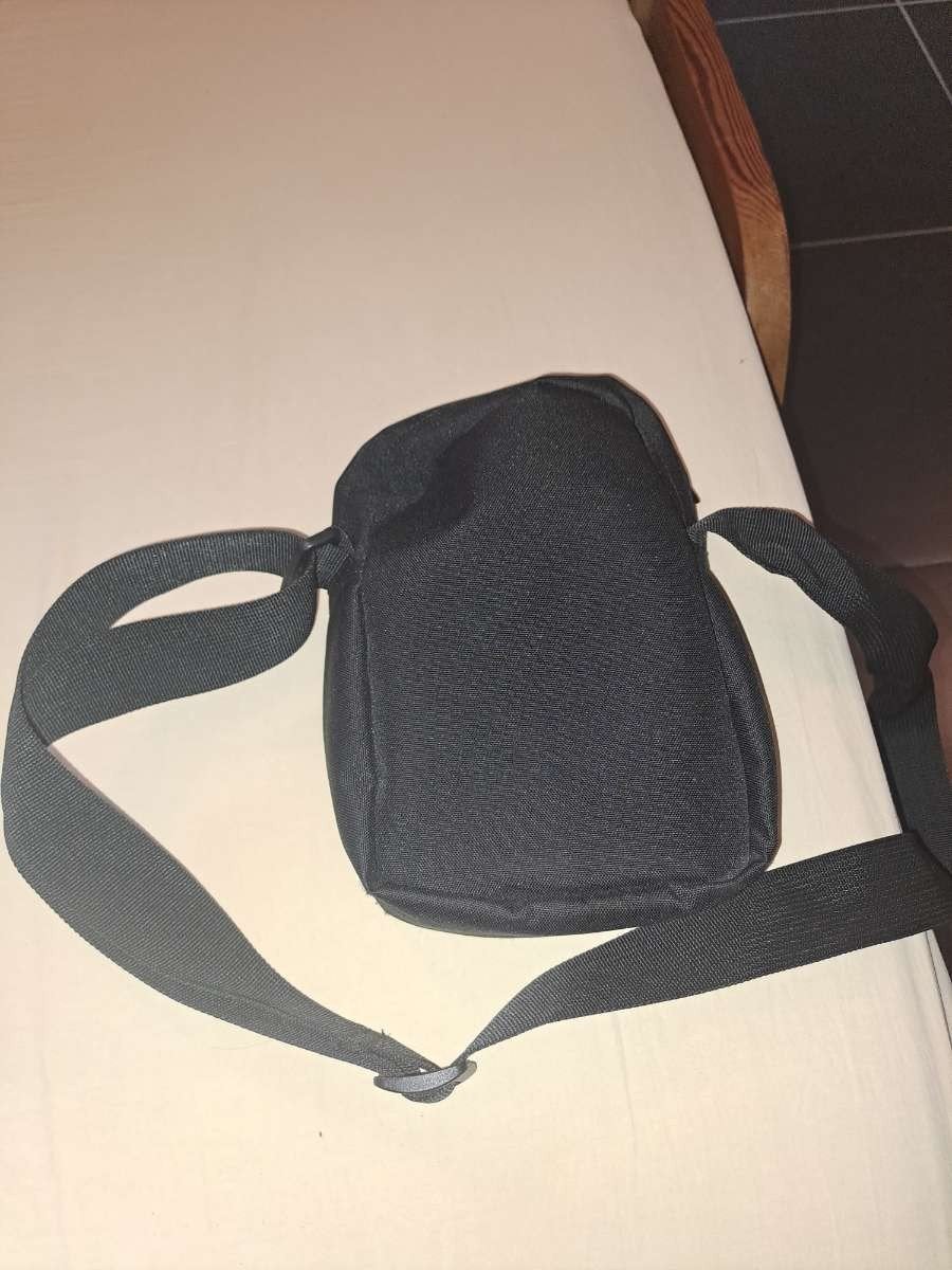 Carhartt tasje, Bijoux, Sacs & Beauté, Sacs | Sacs à bandoulière, Enlèvement, Comme neuf, Noir, Autres marques
