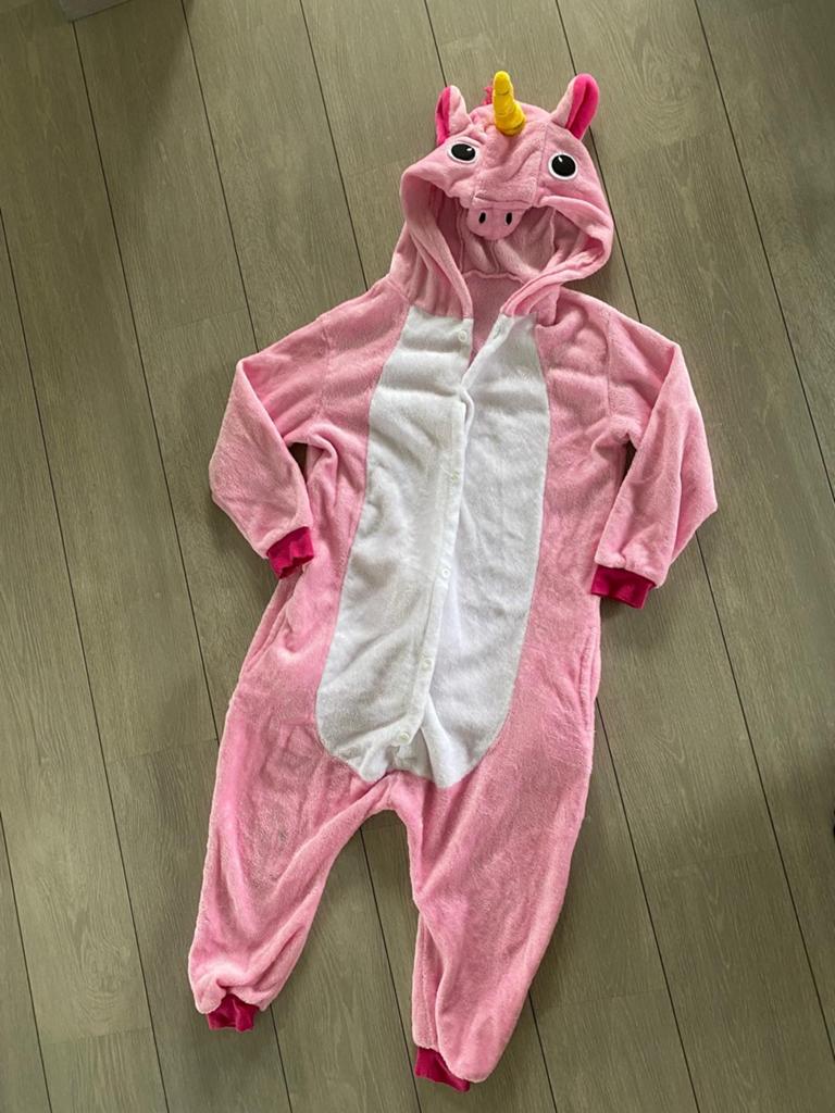 Onesie uniform maat s, Kinderen en Baby's, Carnavalskleding en Verkleedspullen, Ophalen