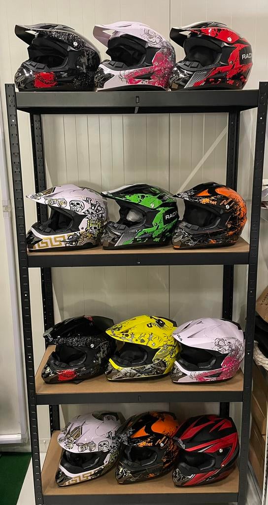 Nieuwe kinder motor helmen in verschillende kleuren en maten, Motoren, Kleding | Motorhelmen, Ophalen, S, Offroadhelm, Kinderen