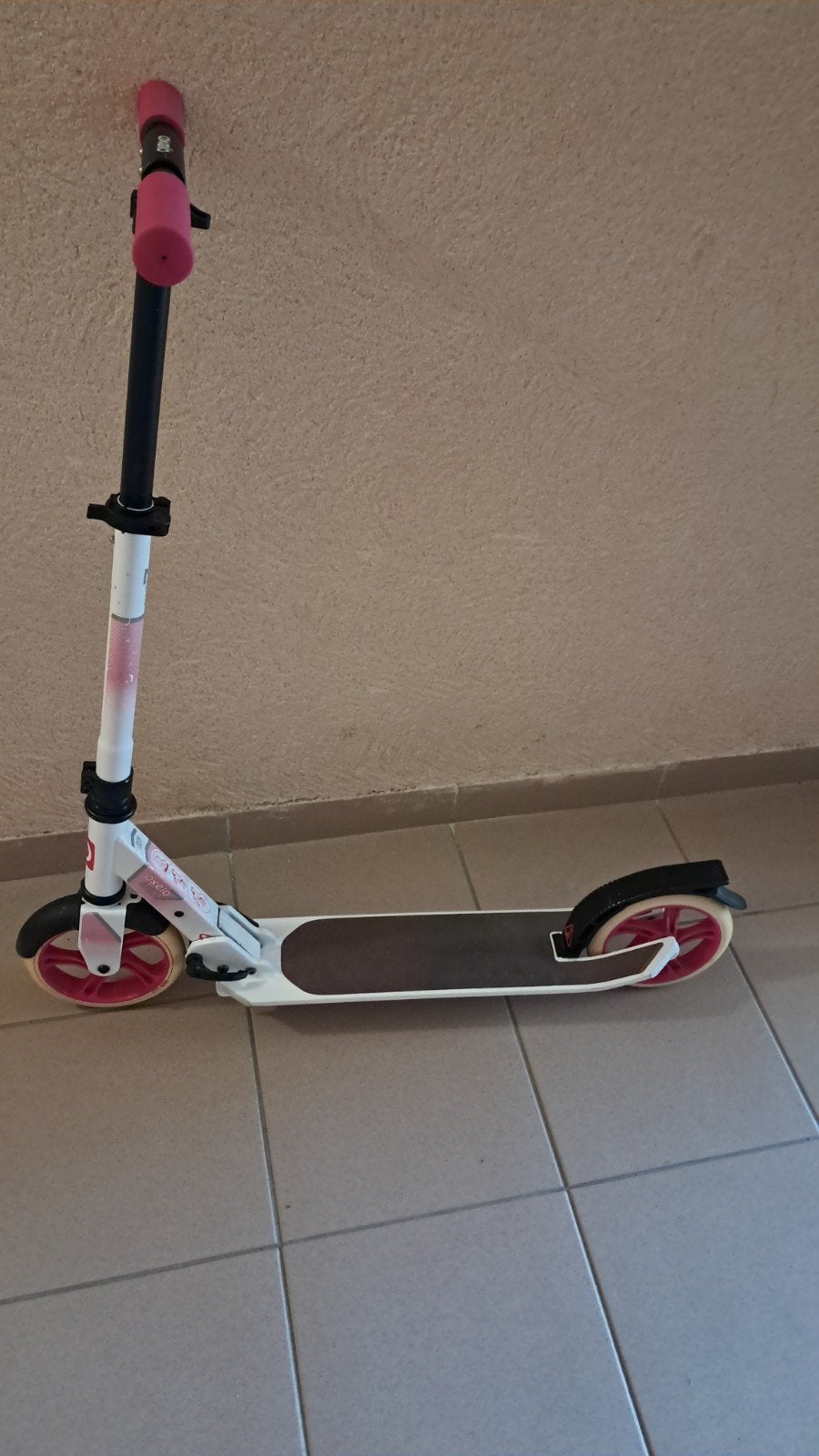 Roze en witte step (oxelo MID)voor kinderen ., Fietsen en Brommers, Gebruikt, Gewone step, Oxelo Decathlon