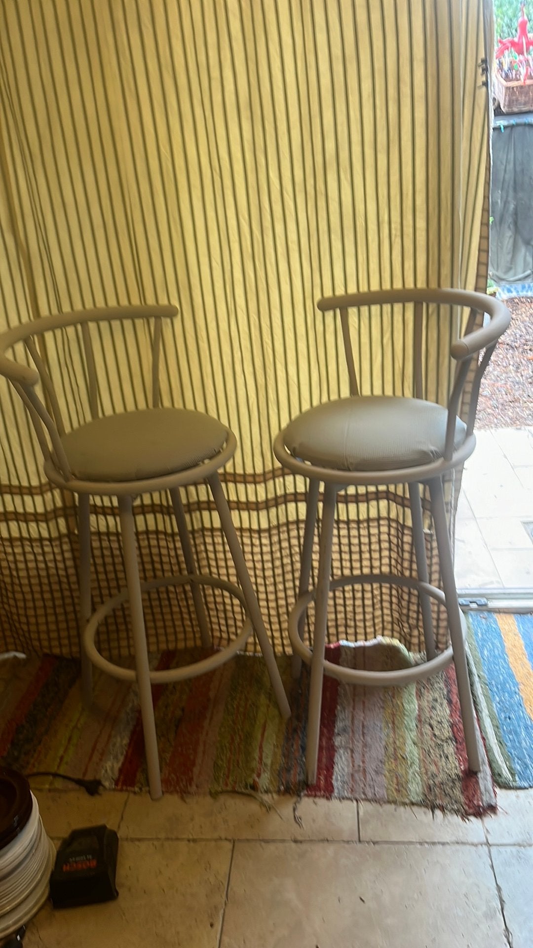 Tabouret avec dossier, Maison & Meubles, Tabourets de bar, Enlèvement, Utilisé