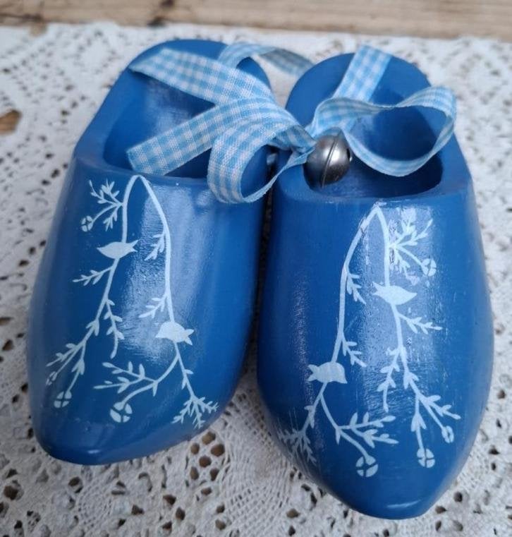 Blauwe houten klompjes, takjes met vogeltjes, decoratie, Antiek en Kunst, Ophalen of Verzenden