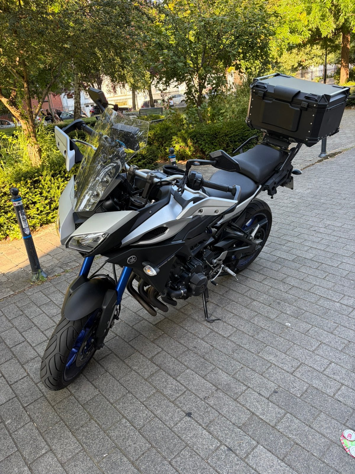 Tracer 900, Particulier
