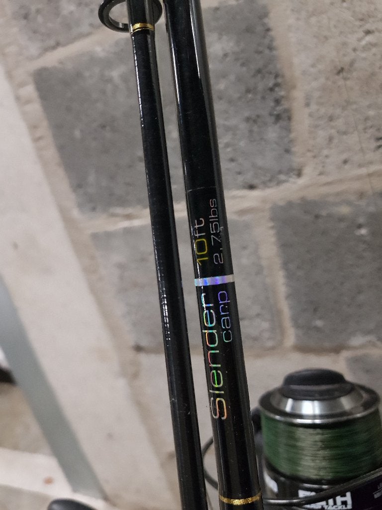 2 karperhengels + 2 vrijloopmolens, Watersport en Boten, Hengelsport | Karpervissen, Ophalen, Zo goed als nieuw, Complete set