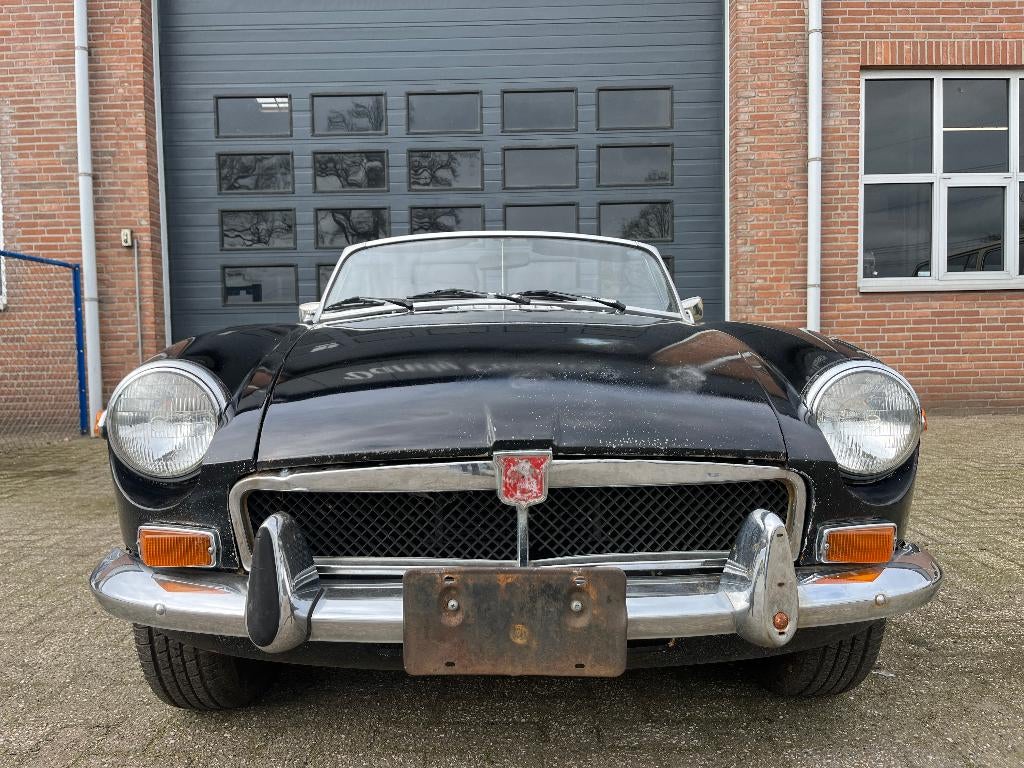 MG MGB roadster 1973 - rijdend project met overdrive, Auto's, Achterwielaandrijving, Zwart, Cabriolet, Zwart