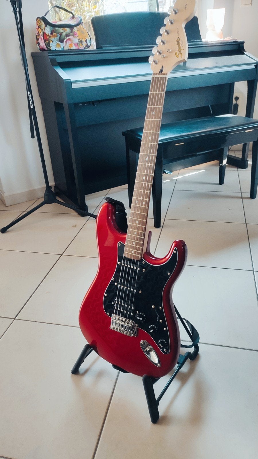 Squier Affinity Stratocaster HSS + gigbag en statief, Ophalen