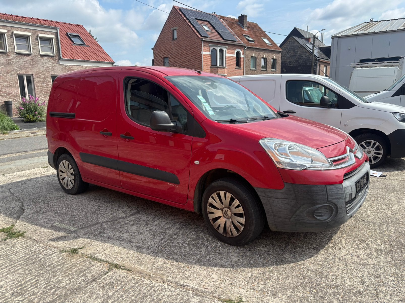 Mooie Citroen Berlingo benzine lichte vracht met 40000 km., Voorwielaandrijving, Euro 5, Stof, Zwart