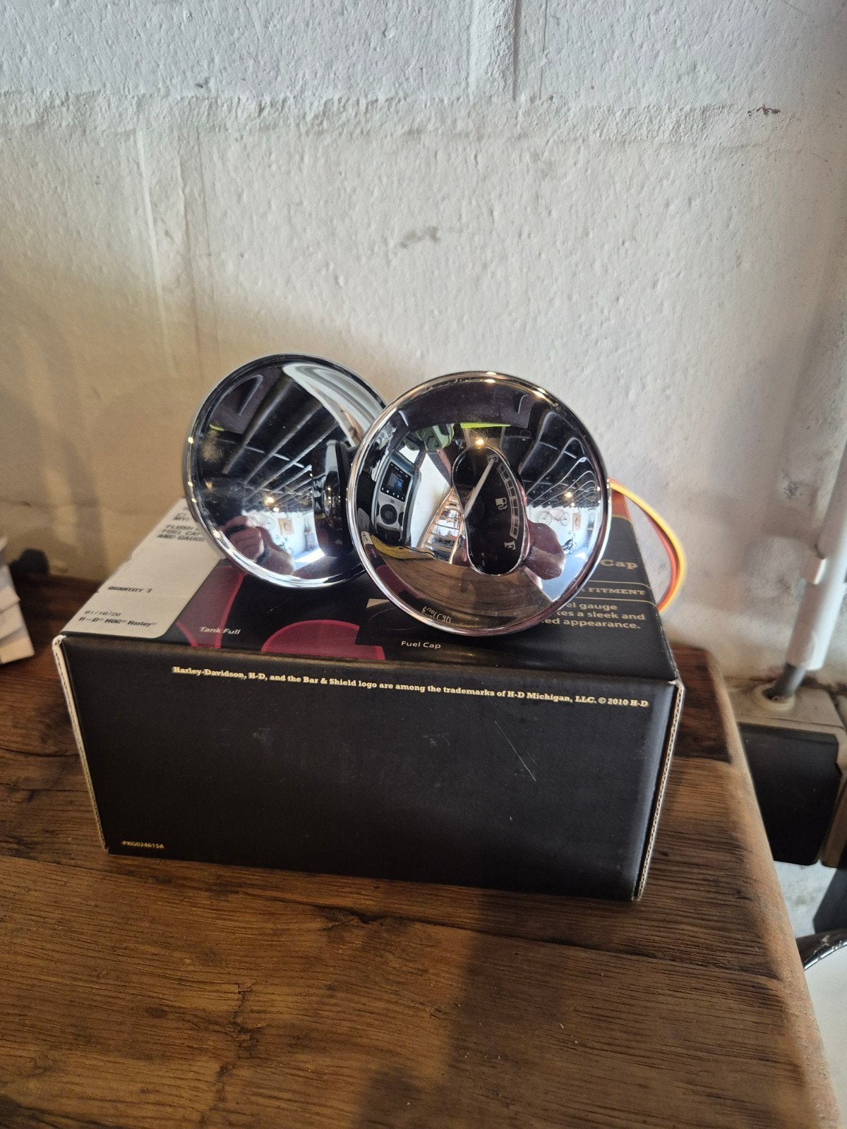 Harley Davidson Tankdop en benzinemeter, Ophalen