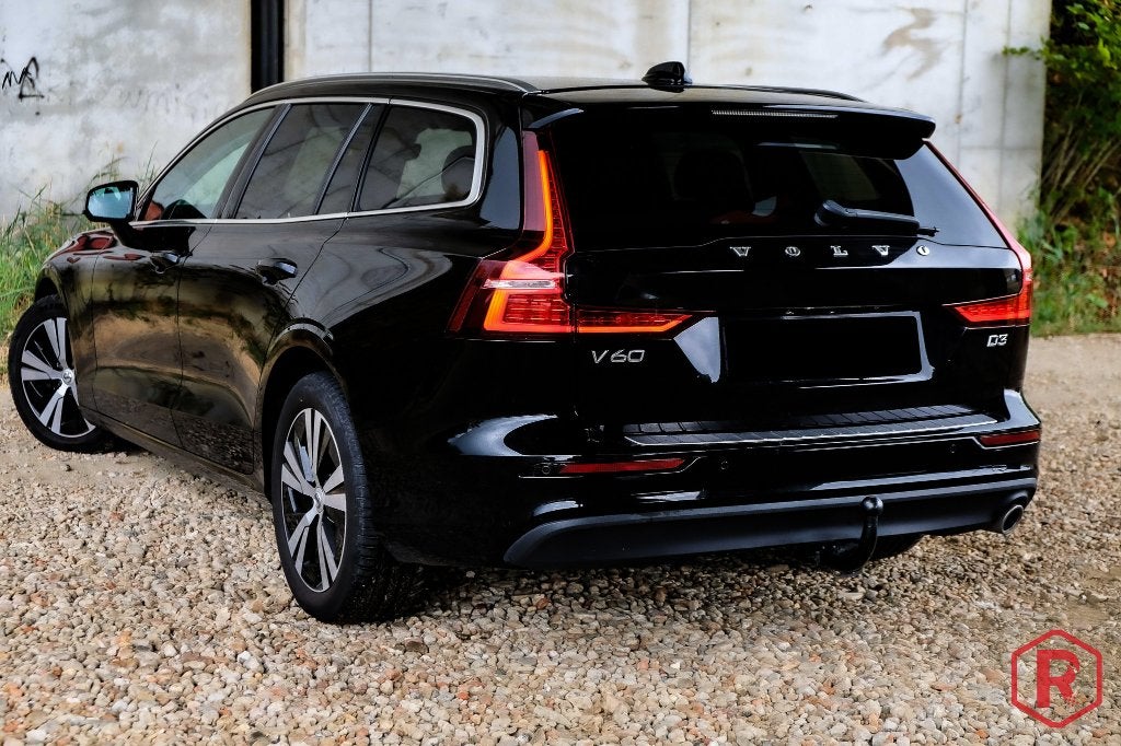 Volvo V60 D3 Momentum Automaat Trekhaak, Dealer onderhouden, Stof, 4 cilinders, Parkeersensor