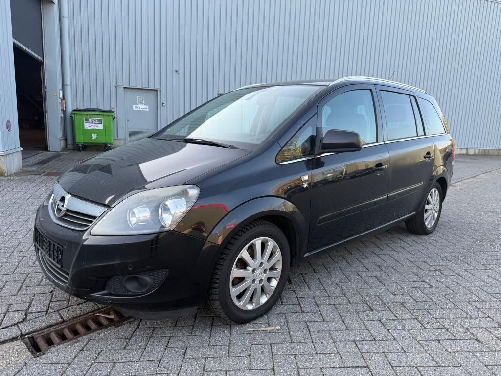 OPEL ZAFIRA 1.6 BENZINE BJ 2010 117000 KM 7 ZITPLAATSEN, Auto's, Monovolume, Leder en Stof, Zwart, Bedrijf