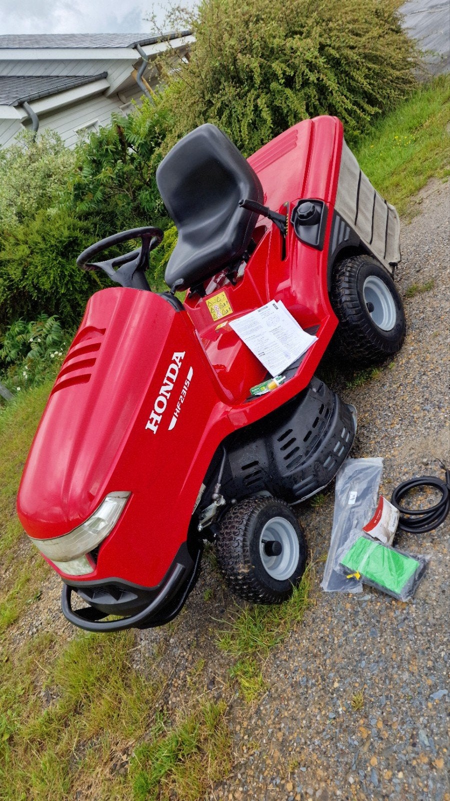 Honda HF 2315 grasmaaier, Tuin en Terras, Zitmaaiers, Zo goed als nieuw, 90 tot 120 cm, Elektrische starter, Mulchfunctie, Opvangbak
