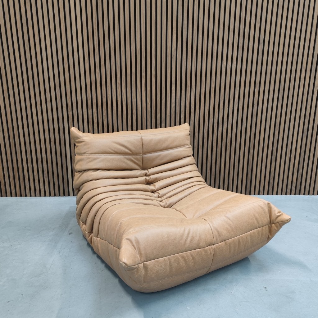 Ligne Roset Togo Fireside Chair | Naturel Leder Camel (sale), Ophalen of Verzenden
