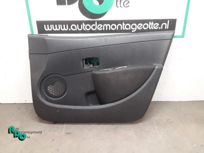 Revêtement portière 4portes avant droite d'un Renault Clio, Renault, -, 3 mois de garantie, Utilisé